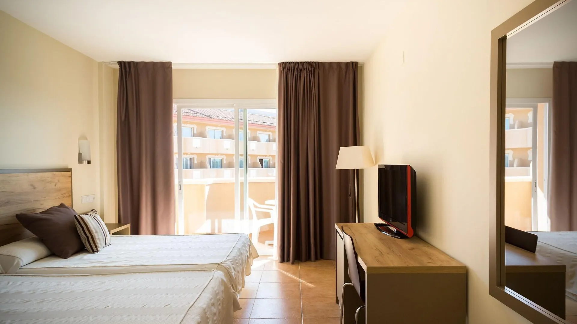 Ohtels La Hacienda Ξενοδοχείο La Pineda